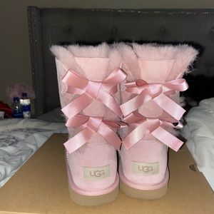 BRAND NEW K BAILEY BOW 2 UGGS